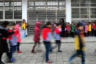 水庆霞社媒：第一次到新疆，在这些女孩身上看到足球最纯粹的样子